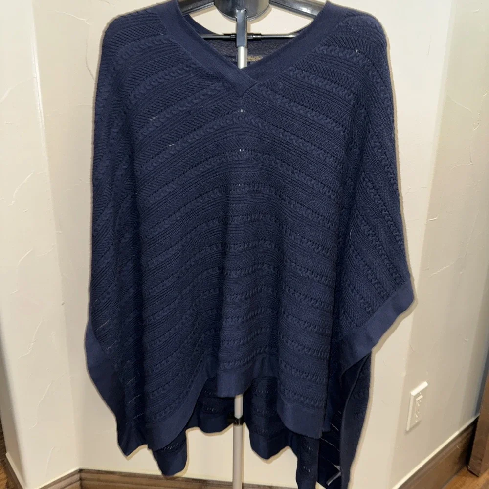 BROOKS BROTHERS Extra Fine Merino Pull Over Cape One Size EUC Navy Blue